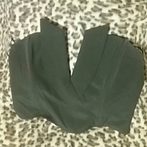 Crop top - Picture 2 of 3